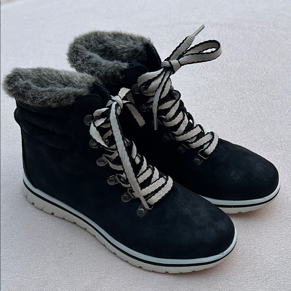 Cliffs Hallett Women's Casual Hiker Style Bootie size 7.5